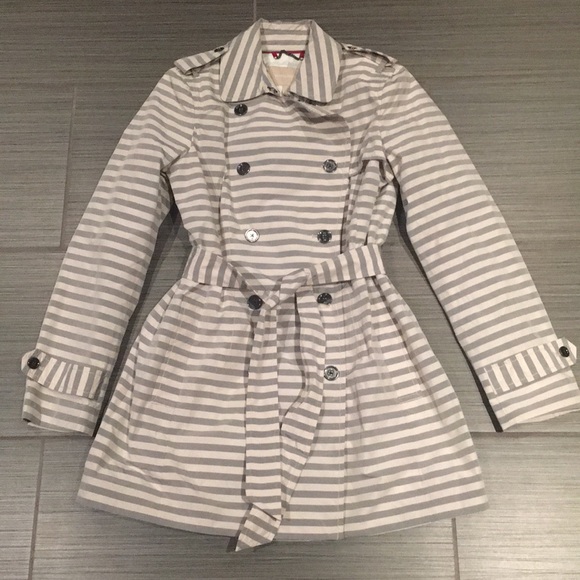 Banana Republic Jackets & Blazers - Banana Republic trench coat